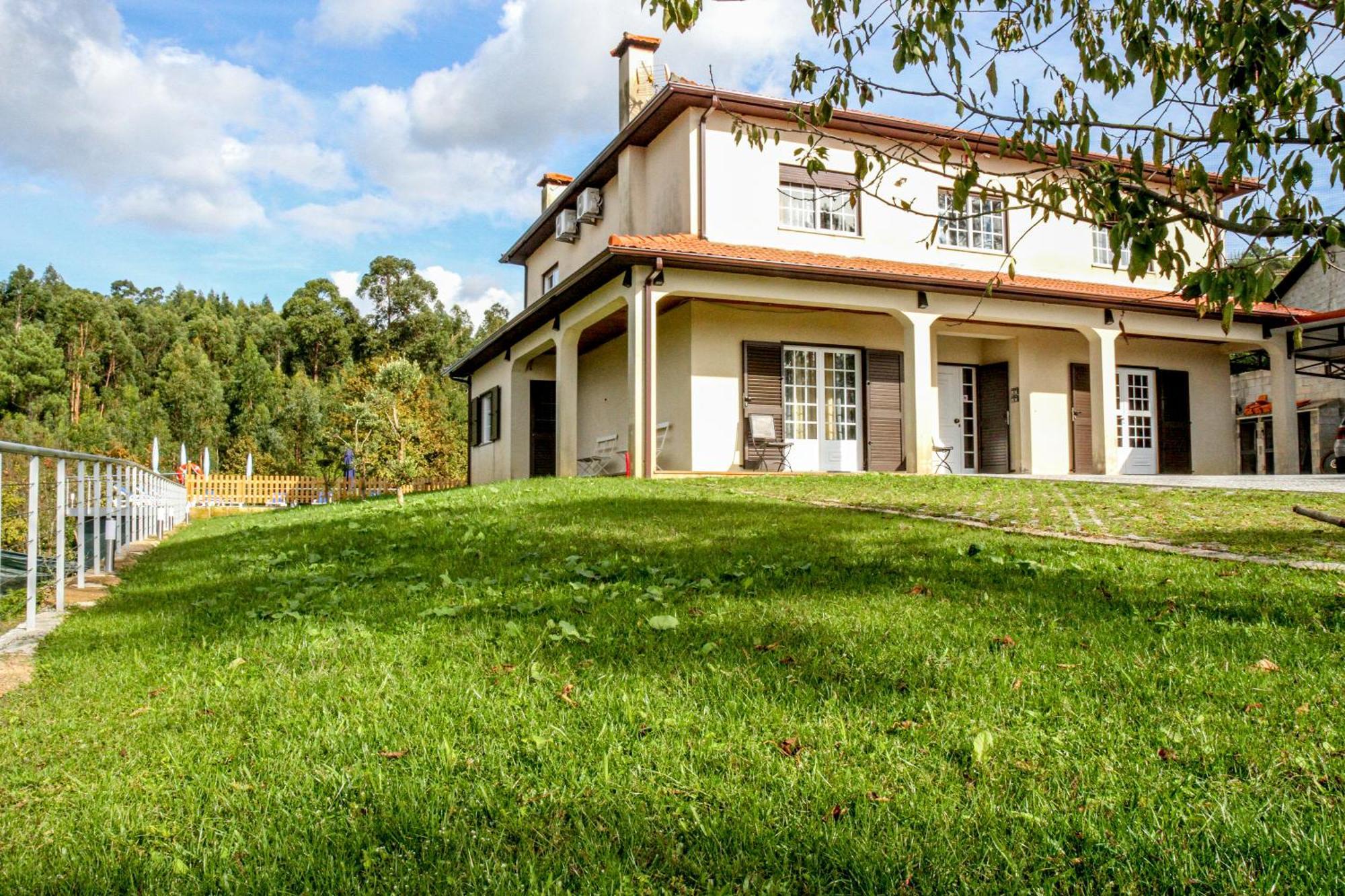 Martins House Quartos Arouca Exteriör bild