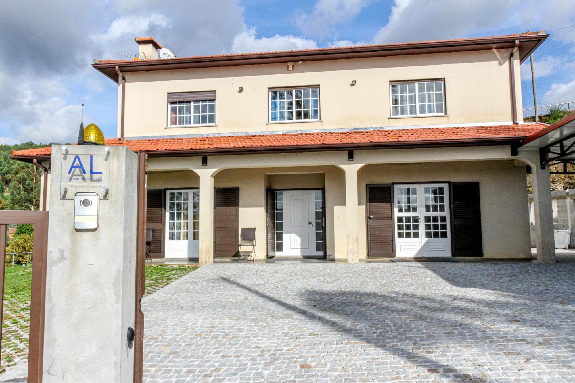 Martins House Quartos Arouca Exteriör bild
