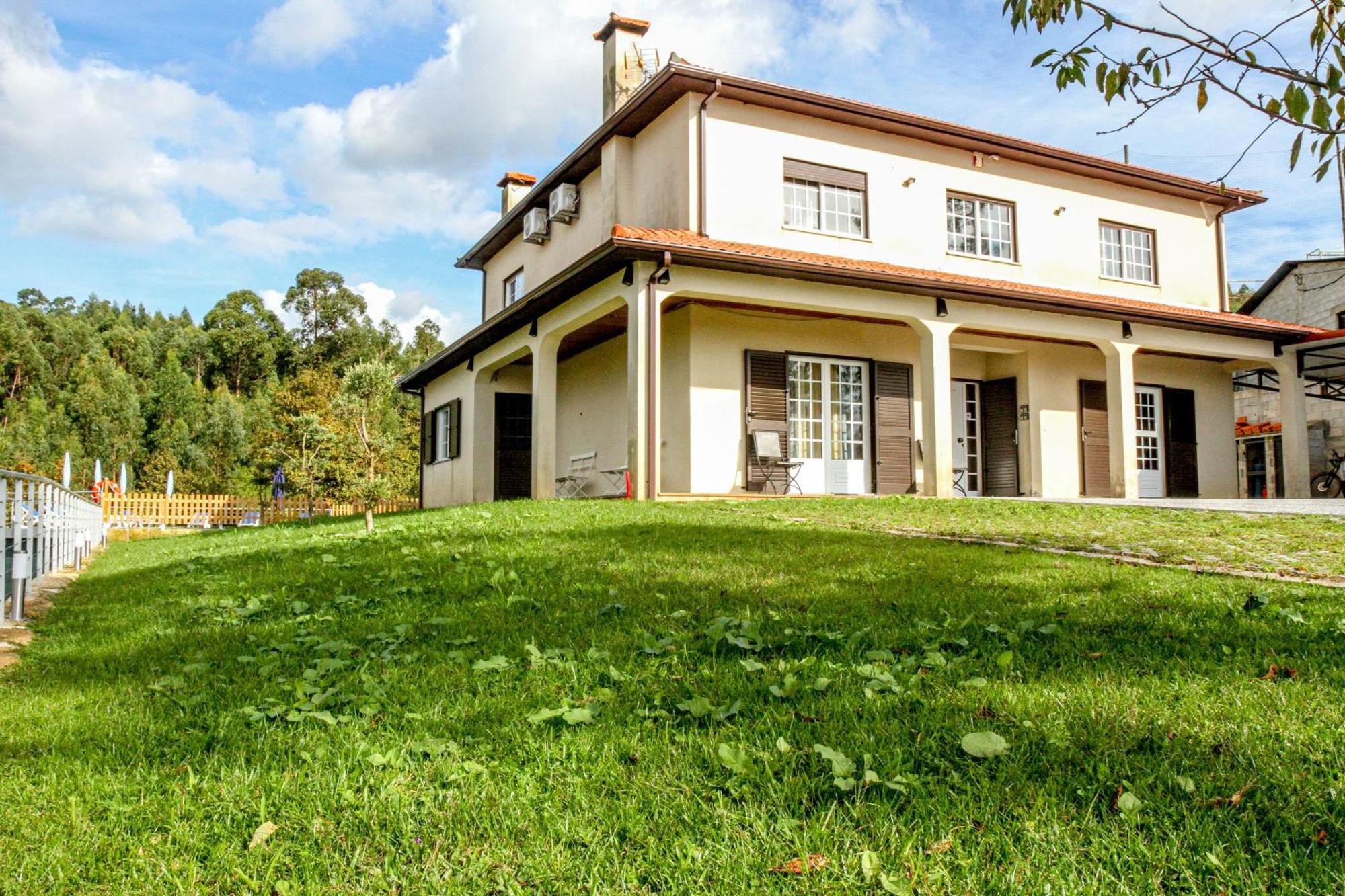 Martins House Quartos Arouca Exteriör bild